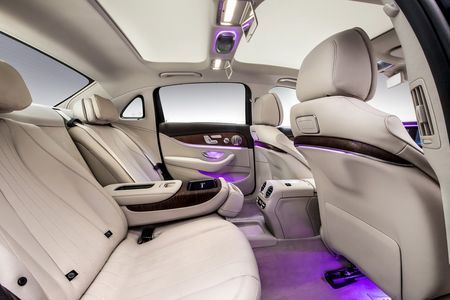 Pikendatud kerega E-klass. Foto: Daimler